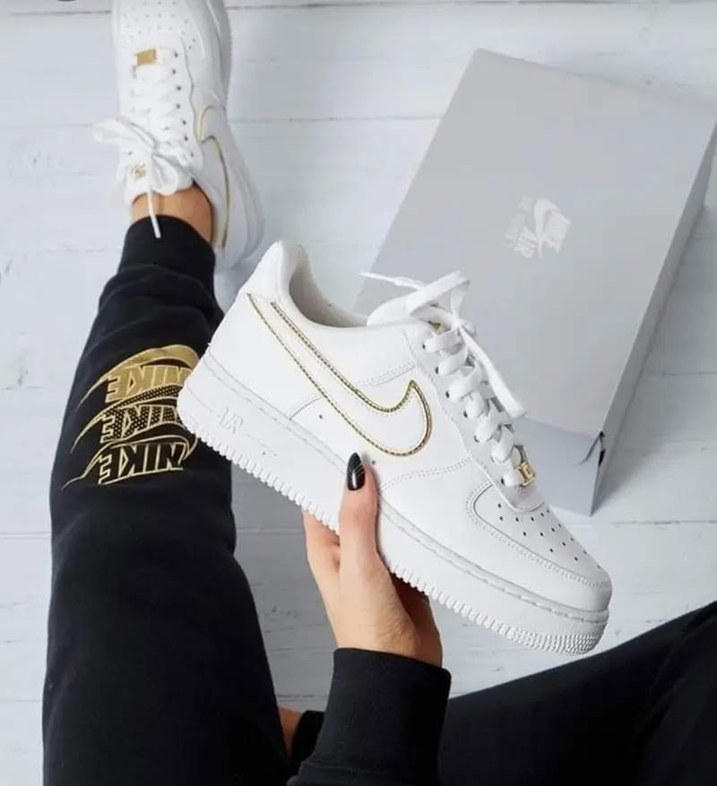 air forçe branco dourado