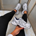New Balance 740 – Branco & Prata