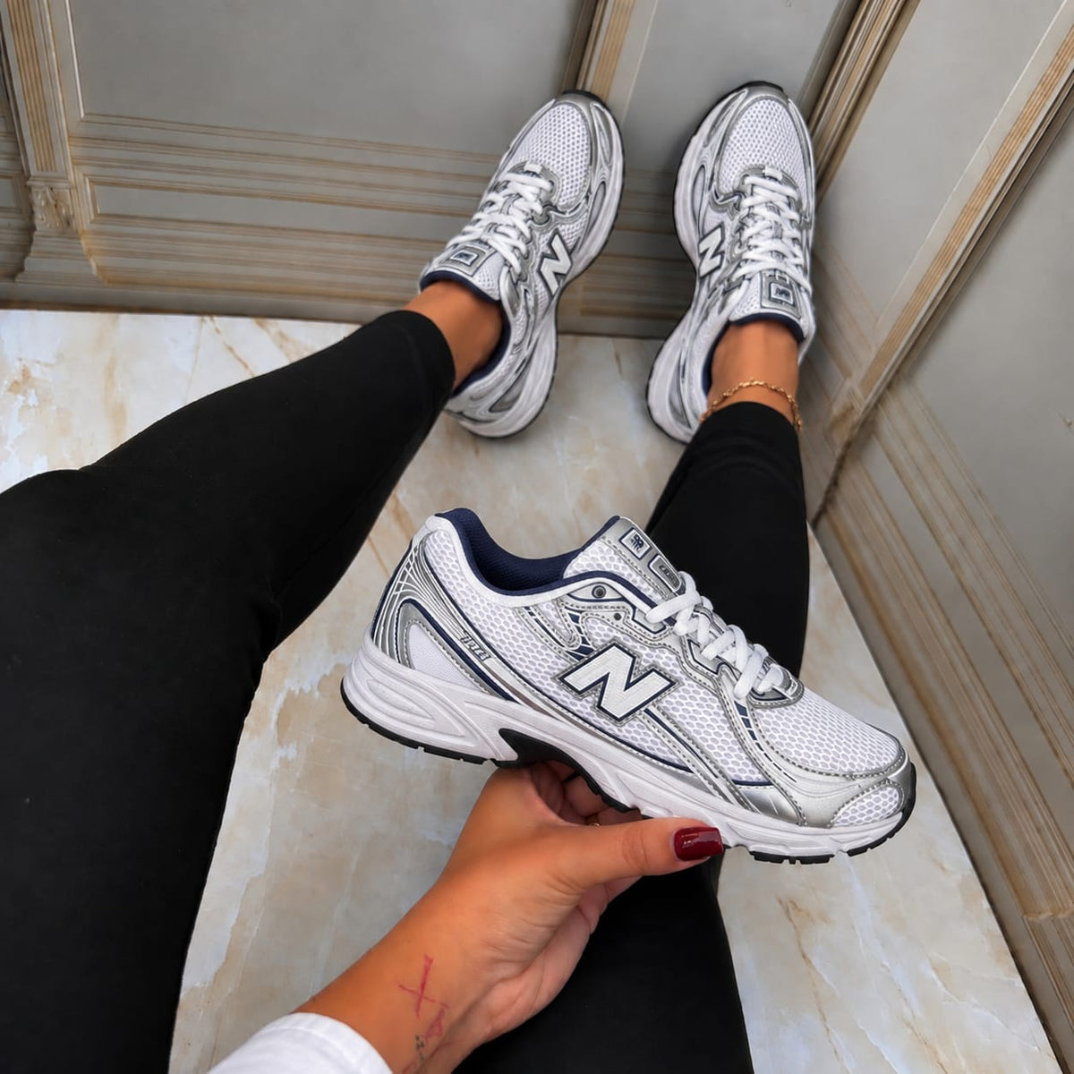 New Balance 740 – Branco & Prata